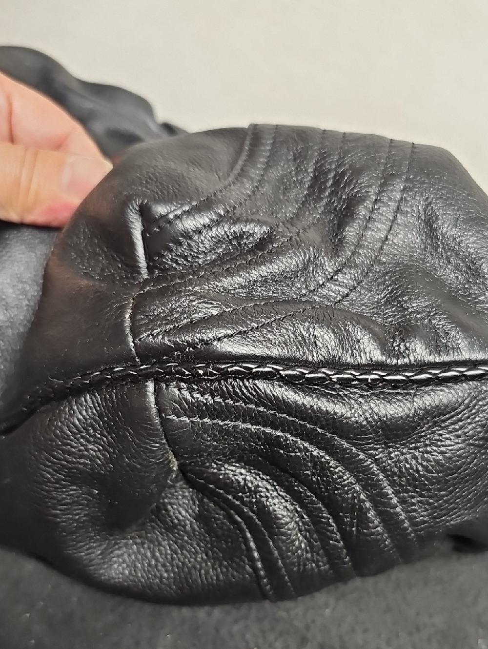 FENDI BLACK LEATHER SPY BAG BFPM-04-180 - Picture 14 of 16